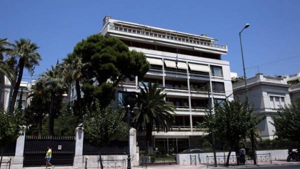 Τι προβλέπει η τροπολογία του υπ.Διοικητικής Ανασυγκρότησης για δημόσιους υπαλλήλους