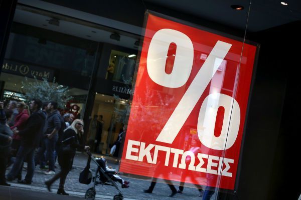 Μηδέν εις το πηλίκον δίνουν μέχρι στιγμής οι θερινές εκπτώσεις