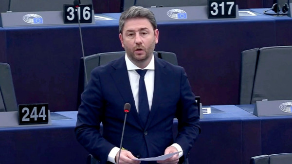 Ανδρουλάκης:Η πολιτική ίσων αποστάσεων του ΝΑΤΟ δίνει άλλοθι στον Ερντογάν