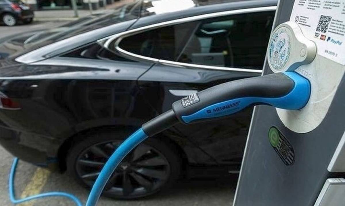 Κίνητρα από το ΥΠΕΝ για την απόκτηση ηλεκτροκίνητων οχημάτων
