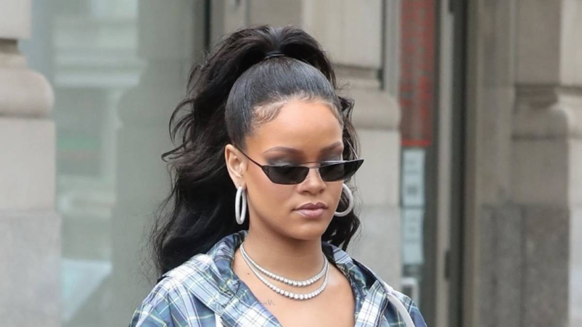 Τα ponytails που πρέπει να υιοθετήσετε στα πάρτι της σεζόν