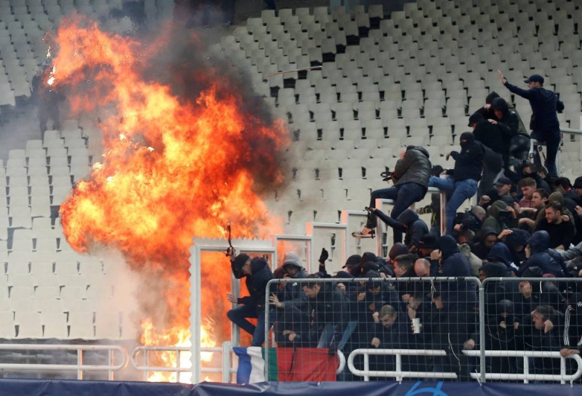 Ντροπιαστικές εικόνες και σοβαρά επεισόδια πριν το ΑΕΚ-Άγιαξ