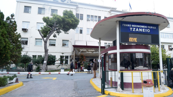 Τζάνειο: Άνδρας με διαμπερές τραύμα στον ώμο – Τι είπε στην αστυνομία