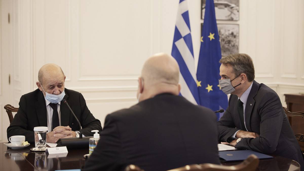 Συναντήθηκαν Μητσοτάκης- Λε Ντριάν- Συζήτησαν για άμυνα, οικονομία, Μεσόγειο