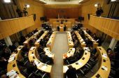 Δημοψήφισμα 2015-Κύπρος: Ενεκρίθη ψήφισμα στήριξης στον ελληνικό λαό