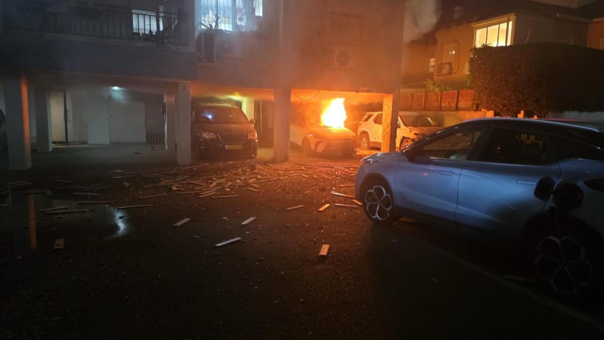 Στις φλόγες η Μέση Ανατολή: Ιρανικά αντίποινα μετά τη δολοφονία Λαριτζανί