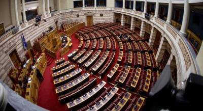 Ψήφος εμπιστοσύνης στην κυβέρνηση Μητσοτάκη από 158 βουλευτές