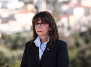 Σακελλαροπούλου: Με βαθύτατη θλίψη αποχαιρετώ τον Νταβίντ Σασόλι