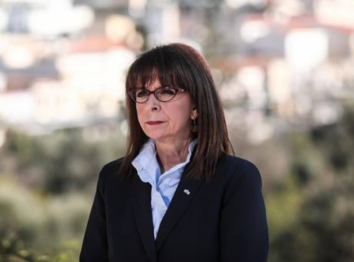 Σακελλαροπούλου: Με βαθύτατη θλίψη αποχαιρετώ τον Νταβίντ Σασόλι