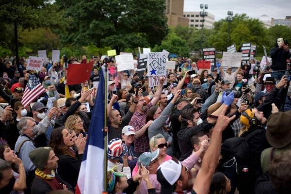ΗΠΑ: Διαδηλώσεις ενάντια στην καραντίνα- Ο Τραμπ... σιγοντάρει