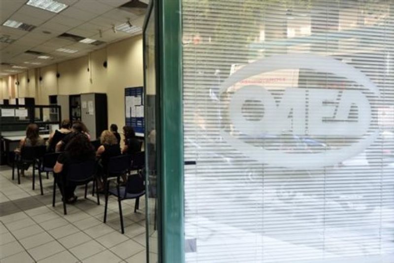 Ετήσια παράταση στην επιδότηση των μακροχρόνια ανέργων
