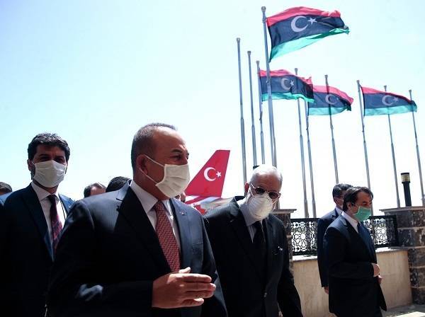 Τσαβούσογλου: Θετικός ο Τραμπ σε αμερικανο-τουρκική συμφωνία συνεργασίας στη Λιβύη