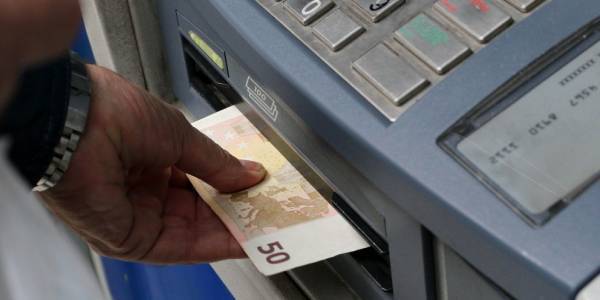 Eurostat: Κατά 7% μειώθηκε το εισόδημα στην ΕΕ το 2020