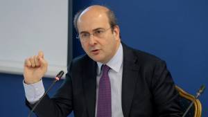 Χατζηδάκης: Ψεύτες χωρίς χαλινάρι όσοι μιλούν για κατάργηση οκταώρου