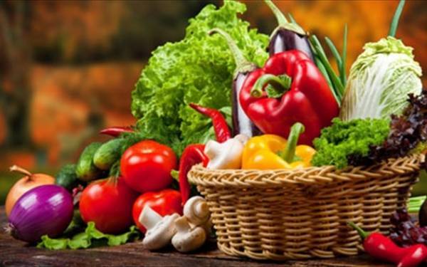 Ο κορονοϊός «σπρώχνει» προς τα πάνω τις τιμές σε φρούτα-λαχανικά