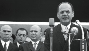 Έρευνα Prorata: Πόσοι Έλληνες... νοσταλγούν τη Χούντα και τον Παπαδόπουλο