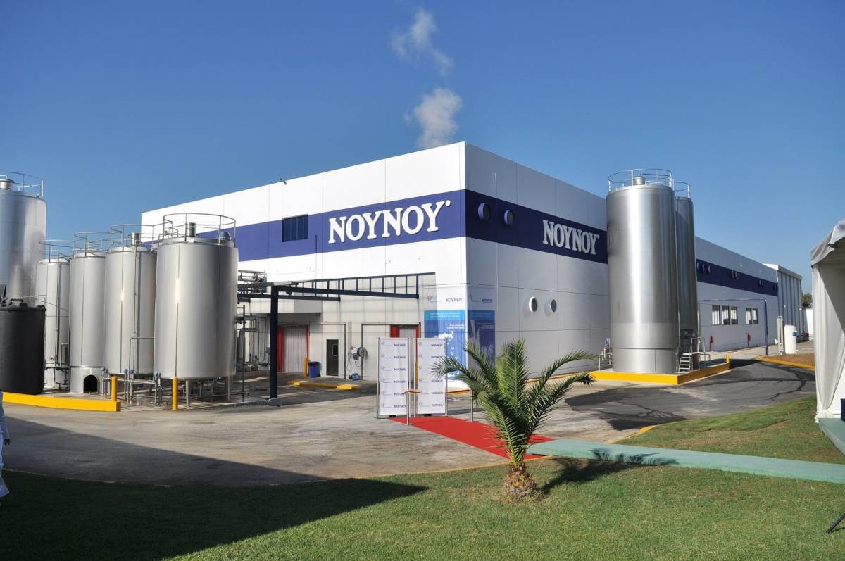 Η FrieslandCampina Hellas -NOYNOY προσφέρει γάλα σε σεισμόπληκτους κατοίκους Ελλασσόνας-Τυρνάβου