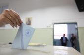 Εντός χρονοδιαγράμματος οι εκλογές, επιμένουν ΠΑΣΟΚ-ΝΔ