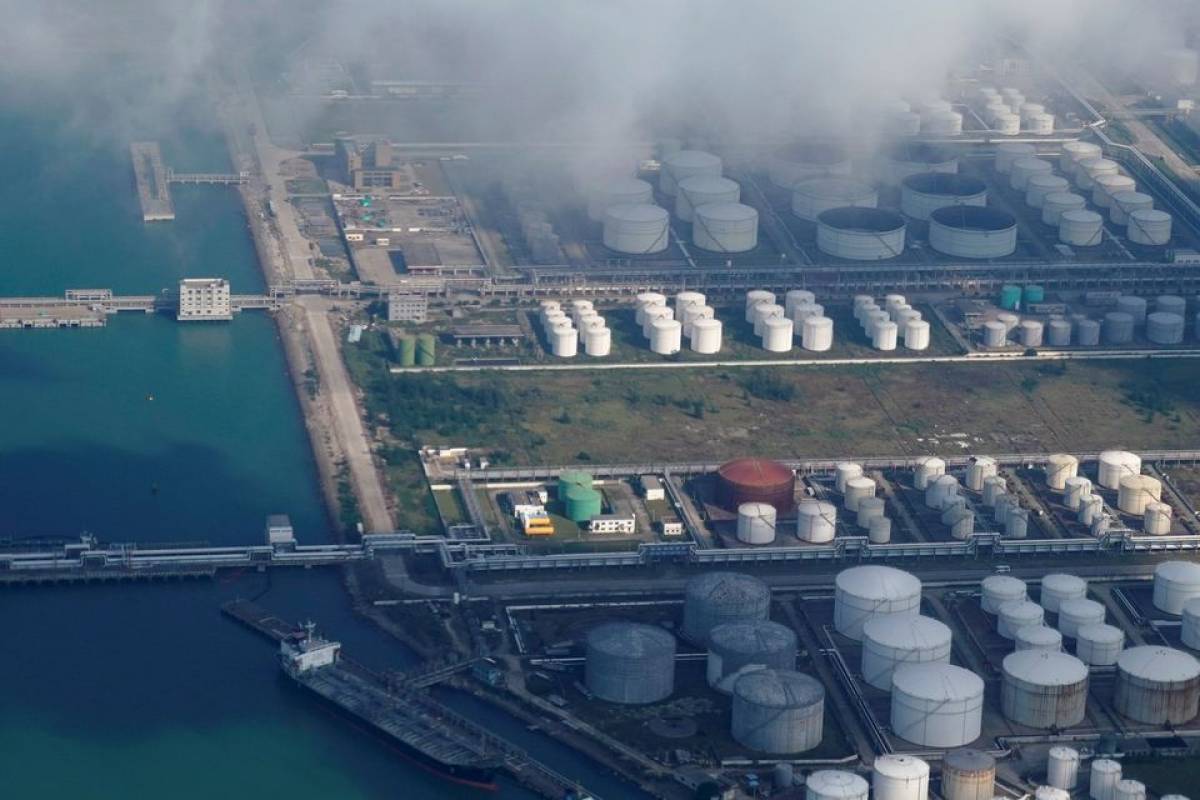 «Βουτιά» κοντά στο 3% το αργό-Κάτω από 80 δολάρια/βαρέλι