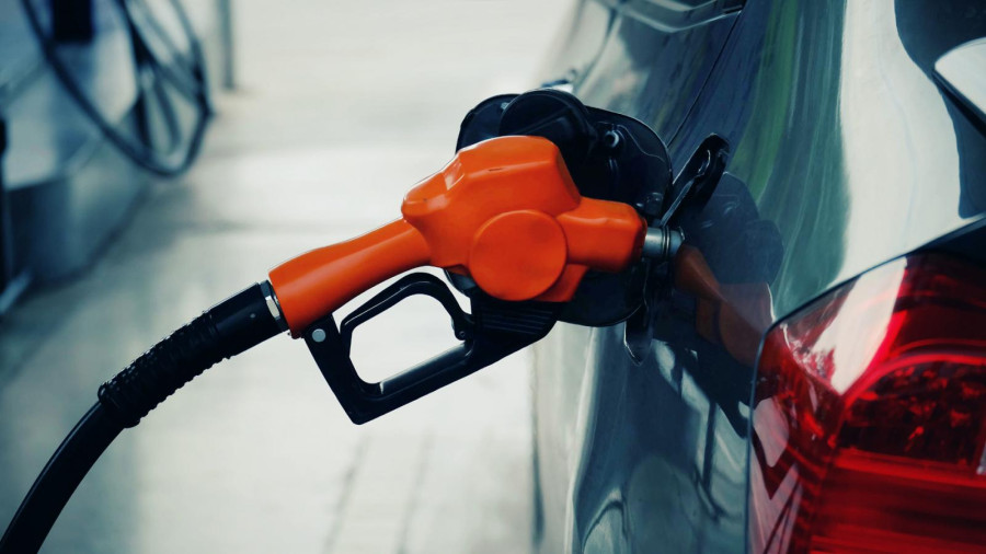 «Φωτιά» η τιμή της βενζίνης-Σε ποιες περιοχές ξεπέρασε τα €2