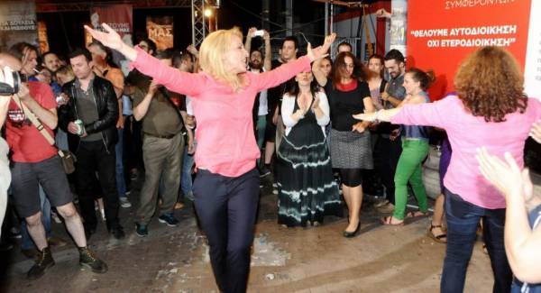 Η αβάσταχτη ανεμελιά της Ρένας Δούρου