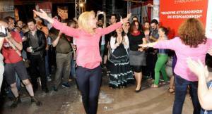 Η αβάσταχτη ανεμελιά της Ρένας Δούρου
