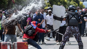 Παραιτήθηκε ο πρωθυπουργός του Νεπάλ μετά τα αιματηρά επεισόδια