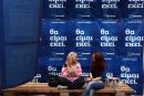 Ο Μητσοτάκης... σκίζει τις αφίσες της ΔΑΠ