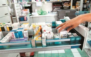 Λουράντος στο "R": Χαράτσια και φαρμακοβιομηχανίες "γονατίζουν" τα φαρμακεία της Αθήνας