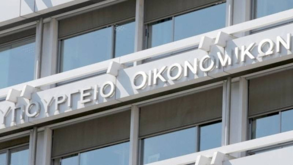 Πολυνομοσχέδιο «σκούπα» με επτά παρεμβάσεις για ρύθμιση οφειλών, φόρους, συντάξεις