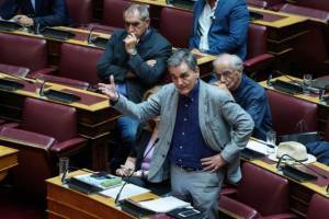 Είπε ο γάιδαρος τον πετεινό κεφάλα…