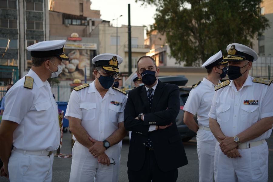 Στο λιμάνι του Πειραιά ο Πλακιωτάκης: Ασφαλή ταξίδια με ανανεωμένα υγειονομικά πρωτόκολλα