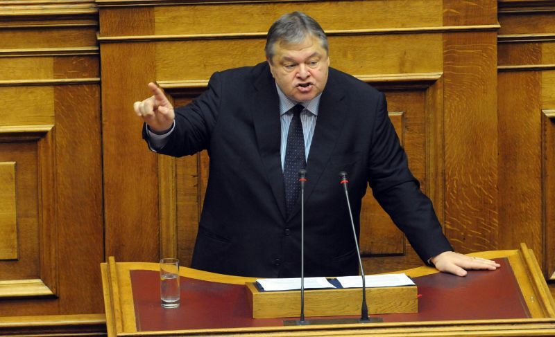 Ε. Βενιζέλος: «Χυδαίος και μικρός συκοφάντης ο Τσίπρας»