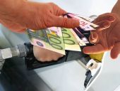 Μαίνεται η μάχη για πάταξη του παρεμπορίου