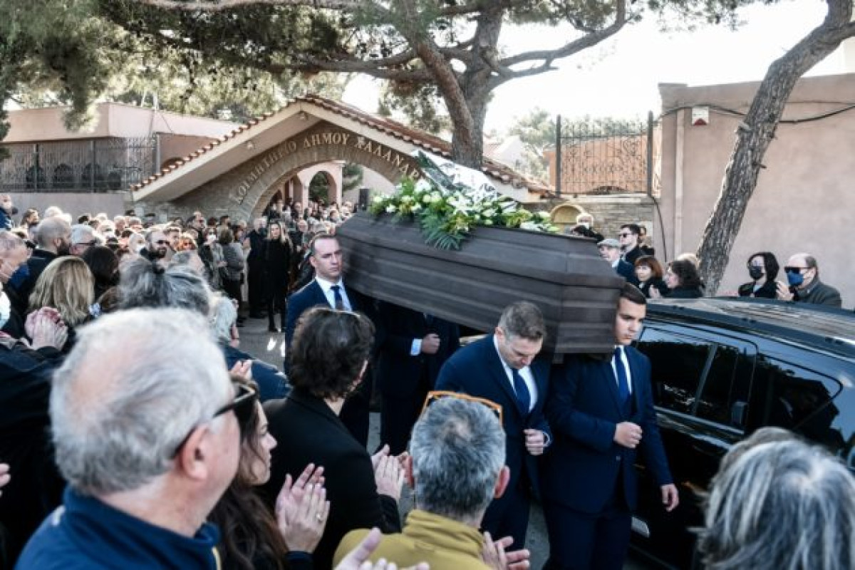 Το ύστατο χαίρε στον Νότη Μαυρουδή