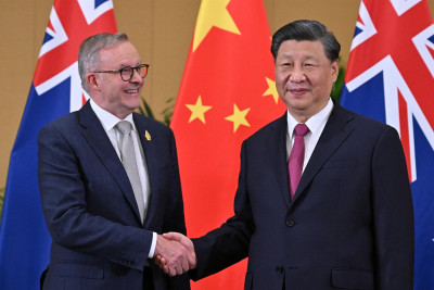 Αυστραλία και Κίνα προσπαθούν να αναθερμάνουν τις σχέσεις τους