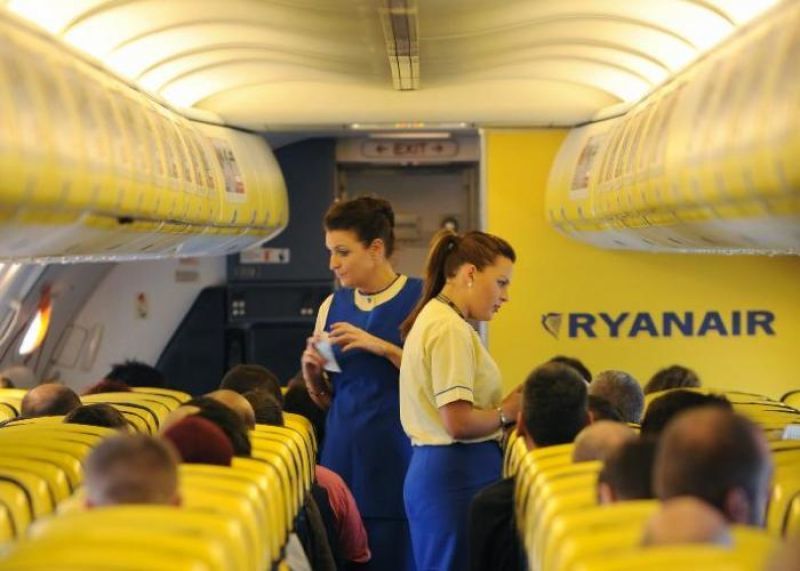 Αγοράστε θέση εργασίας στη Ryanair με... μόλις 3.500 ευρώ