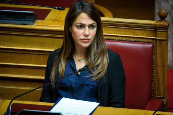 Μιχαηλίδου: Δυναμικό ξεκίνημα των «Νταντάδων της Γειτονιάς» – 13.500 επισκέψεις την πρώτη ημέρα λειτουργίας της πλατφόρμας
