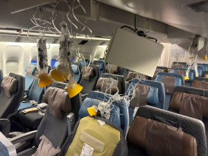 Ανακοπή υπέστη ο νεκρός στην πτήση-θρίλερ της Singapore Airlines (video)