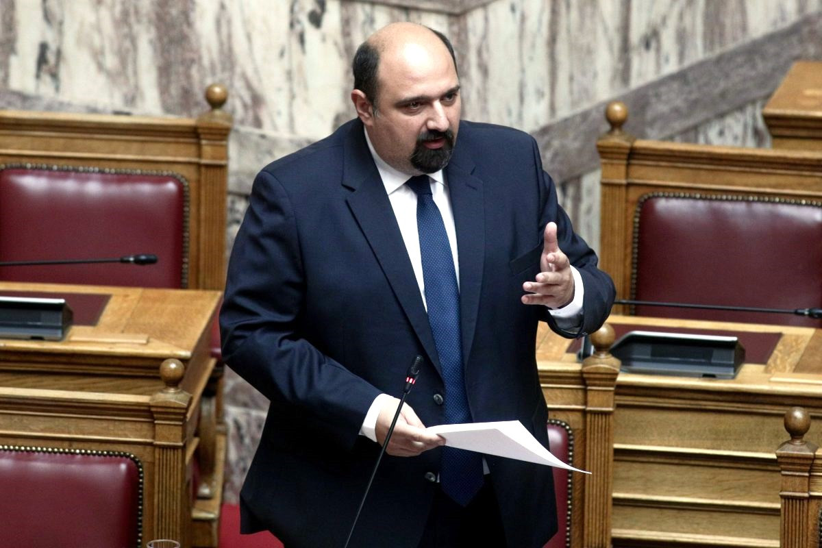 Τριαντόπουλος: Επέκταση της προσωρινής στέγασης για ένα έτος στη Θεσσαλία