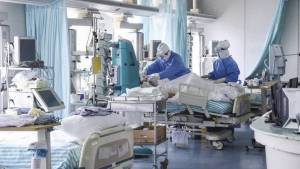 Παρέμβαση εισαγγελέα για τις εφόδους αρνητών σε νοσοκομεία