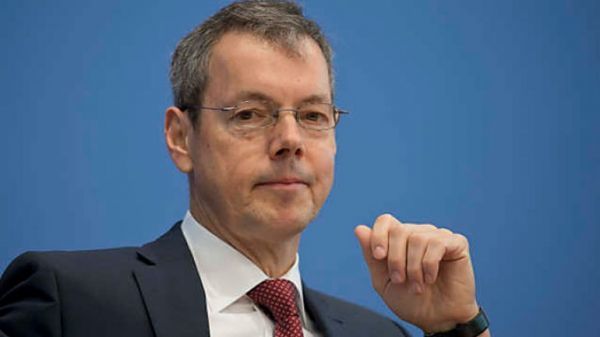 Μπόφινγκερ: Mοιραίο για την ευρωζώνη ένα Grexit