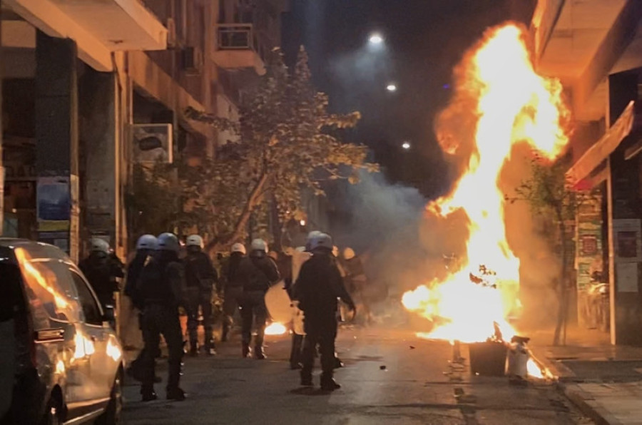 Δολοφονία Γρηγορόπουλου: Ένταση στις πορείες σε Αθήνα και Θεσσαλονίκη