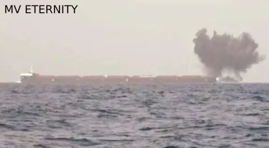 Επίθεση στην Ερυθρά Θάλασσα: Βυθίστηκε ελληνικό πλοίο – 4 νεκροί, 7 διασωθέντες, 14 αγνοούμενοι