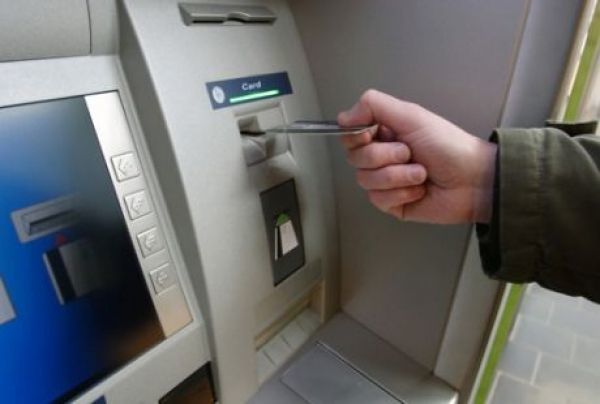 "Business as usual" για τα ΑΤΜ των κυπριακών τραπεζών στην Ελλάδα