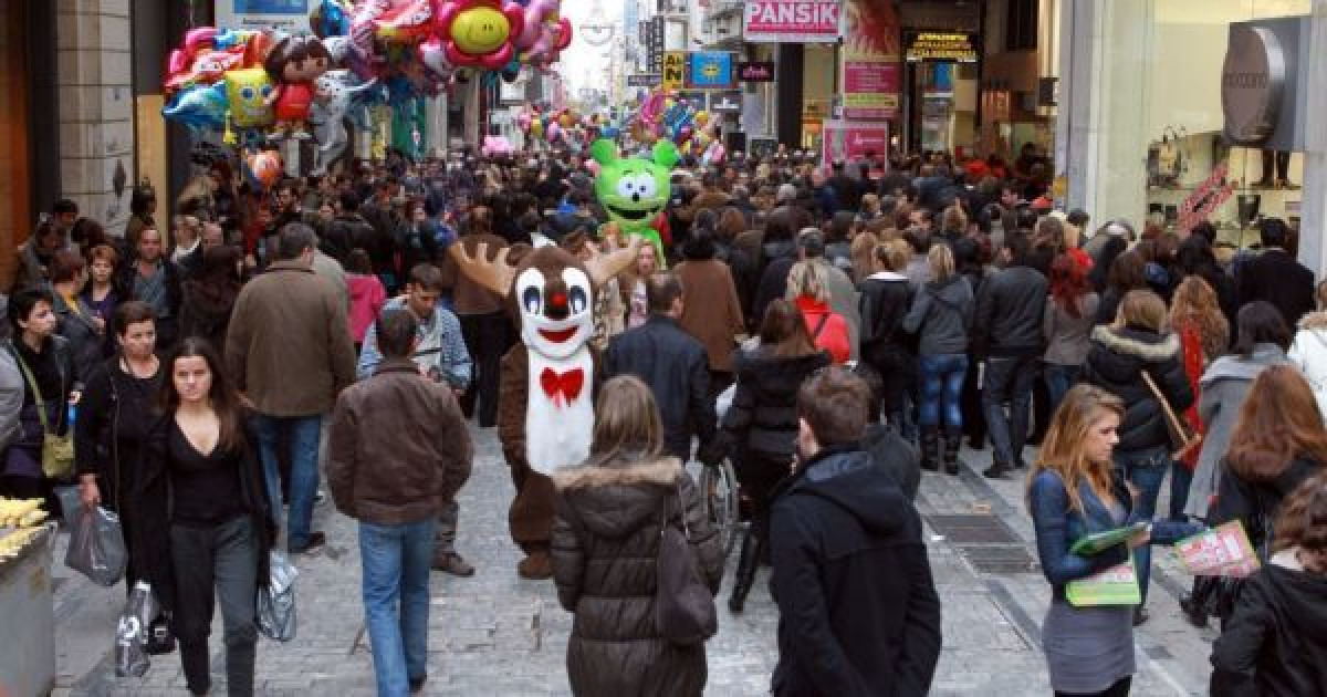 Τι δείχνει έρευνα της ΕΥ για τις αγορές των Ελλήνων τα Χριστούγεννα