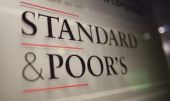 S&P: Σταθερή σε «Β-/Β» η αξιολόγηση της οικονομίας - Περιμένουν αναβάθμιση αργότερα από το υπουργείο Οικονομικών