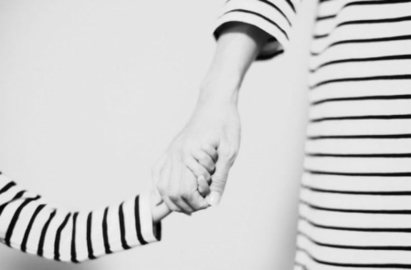 9 tips για να μεγαλώσουμε ευτυχισμένα μοναχοπαίδια
