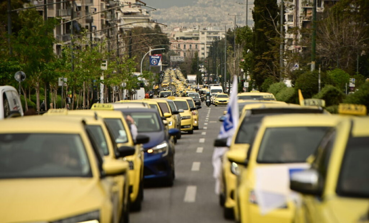«Χειρόφρενο» για τρεις ημέρες τραβούν οι οδηγοί ταξί – Τα αιτήματά τους