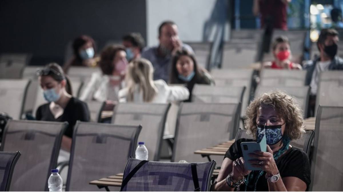 Διευκολύνσεις για τους εμβολιασμένους και τους... δύσπιστους- Τι εξετάζεται